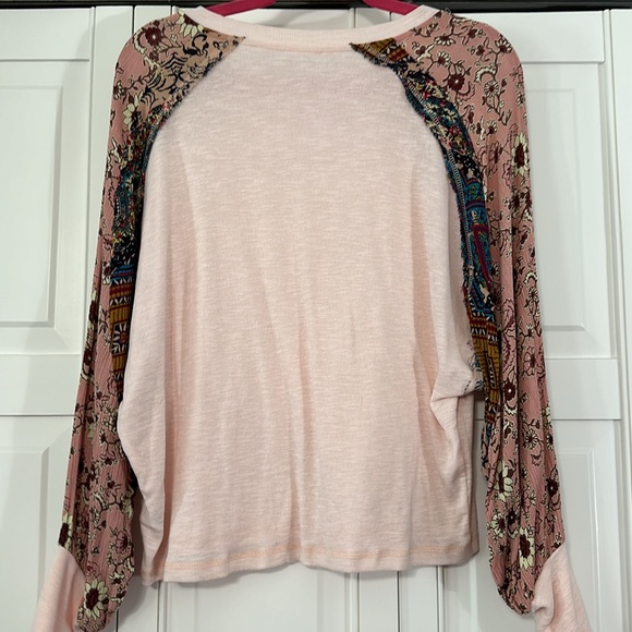Women’s top size Medium - Picture 4 of 5